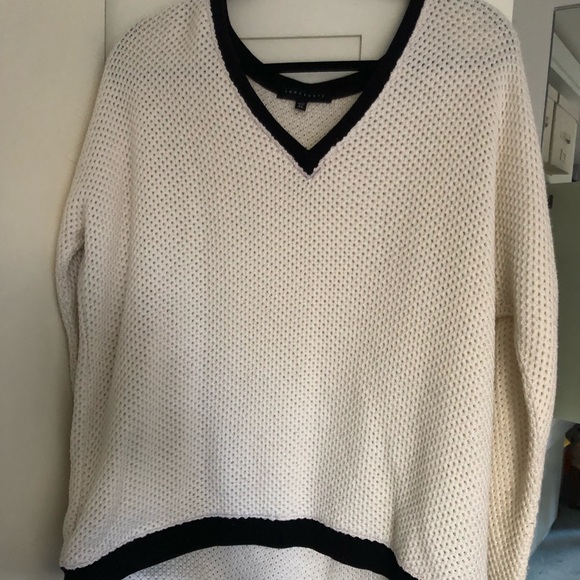 Sweater - Picture 2 of 4